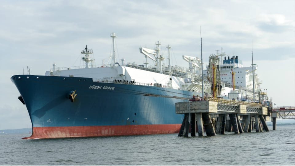 Höegh LNG time charters FSRU to US LNG exporter