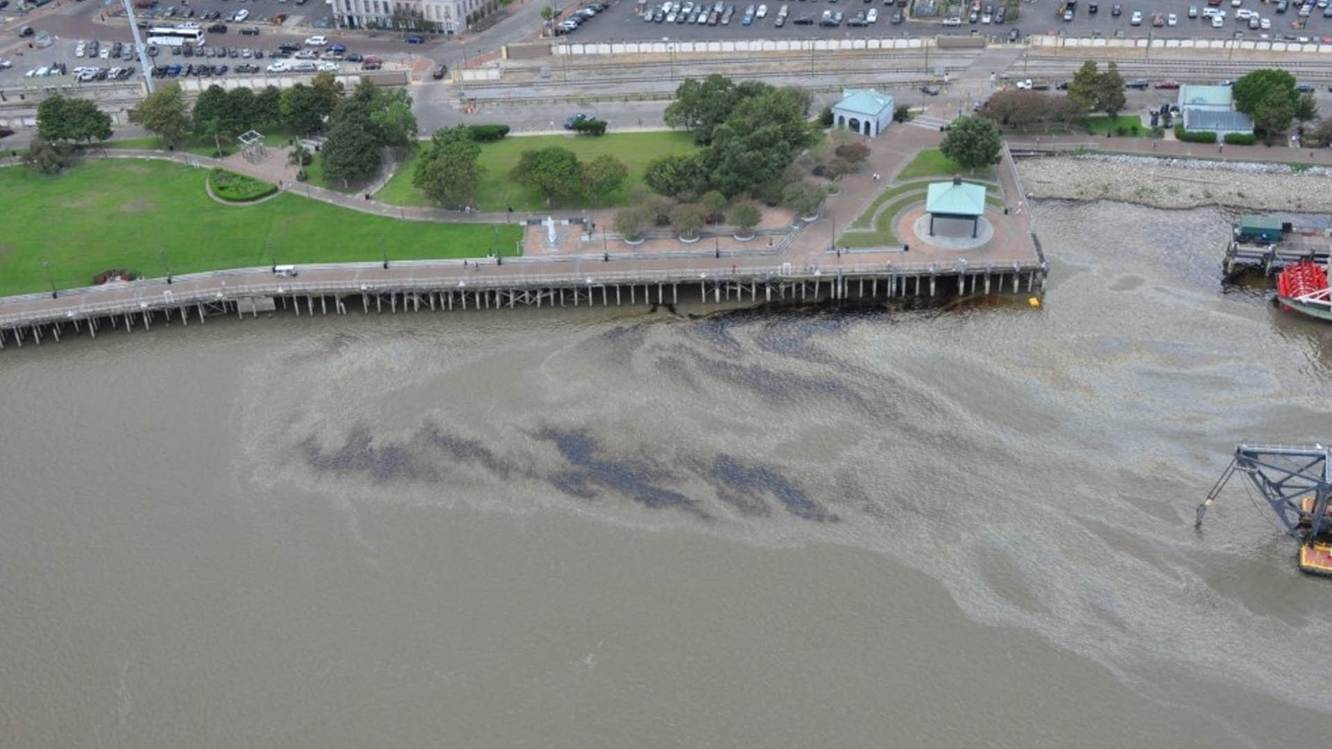 US Coast Guard Working on Containing New Orleans Oil Spill