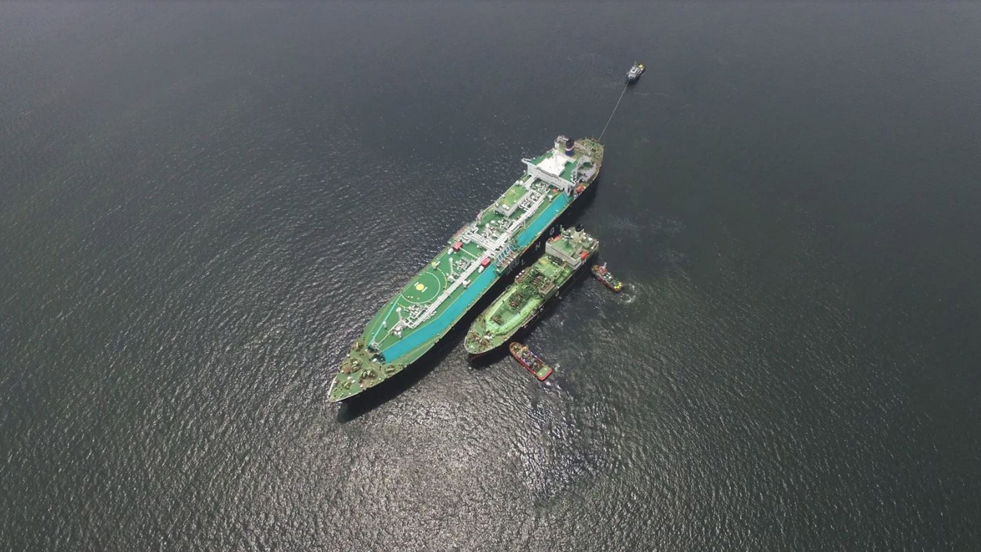 PETRONAS Conducts Its 3rd LNG Break-Bulking STS Tansfer