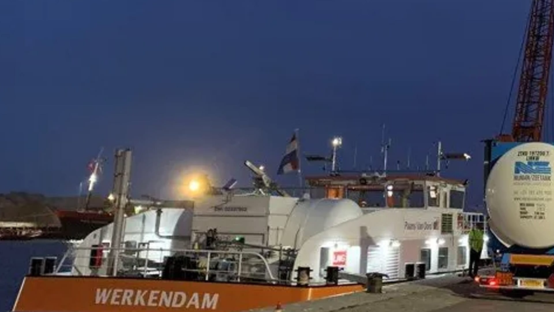 Titan LNG Conducts 1st LNG Bunkering in Port of IJmuiden