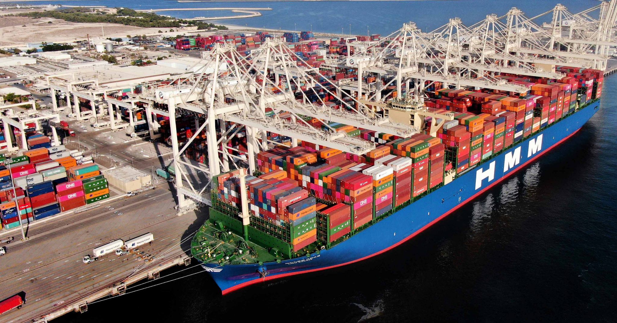 Jebel Ali Port welcomes giant HMM boxship – AL-SINDBAD Navigation