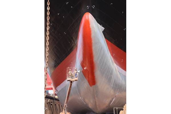 Electrostatic application of PPG hull coatings. Image courtesy PPG